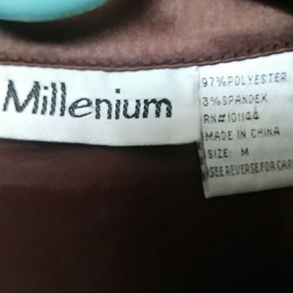 Fancy silky Button up shirt w classy design scrunches - Picture 3 of 7